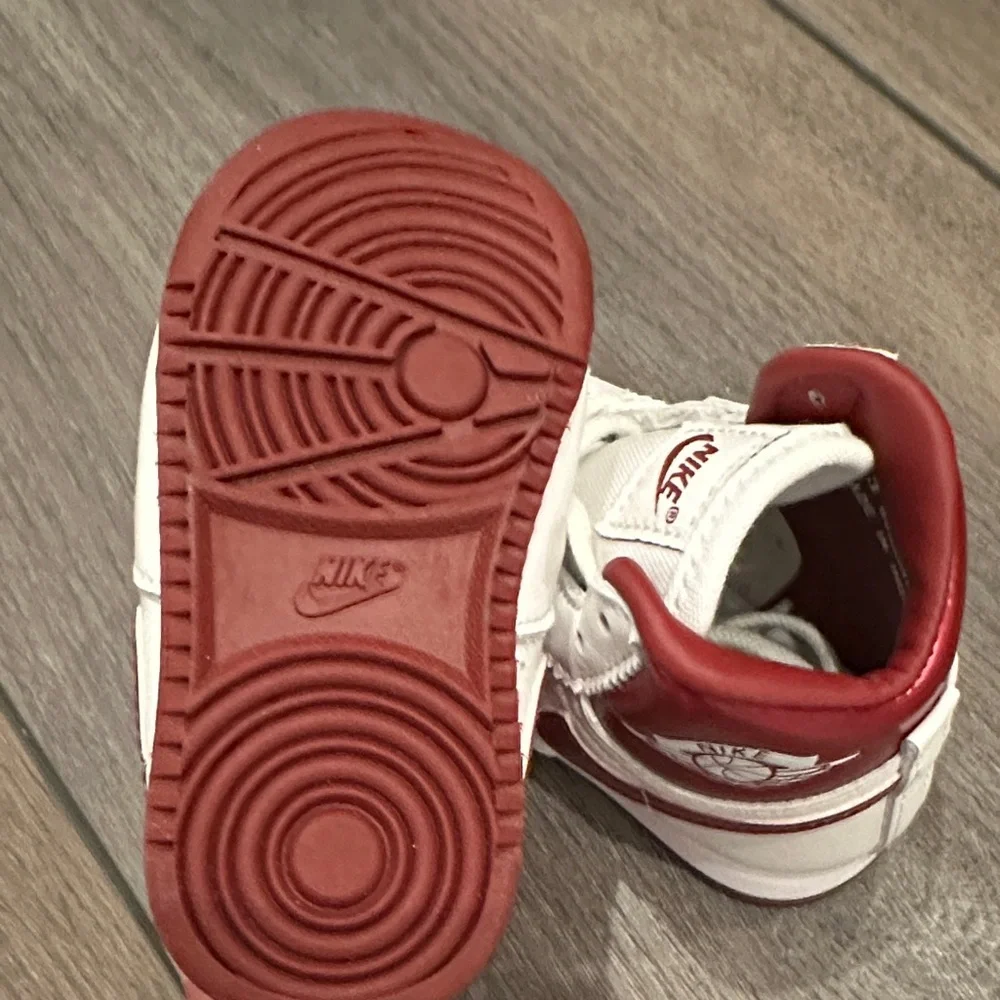 Nike Baby Jordan ‘85 White and Red Sneakers